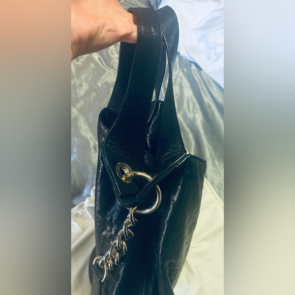 Michael Kors, large purse/bag.beautiful, black leather gold hardware - Picture 4 of 8